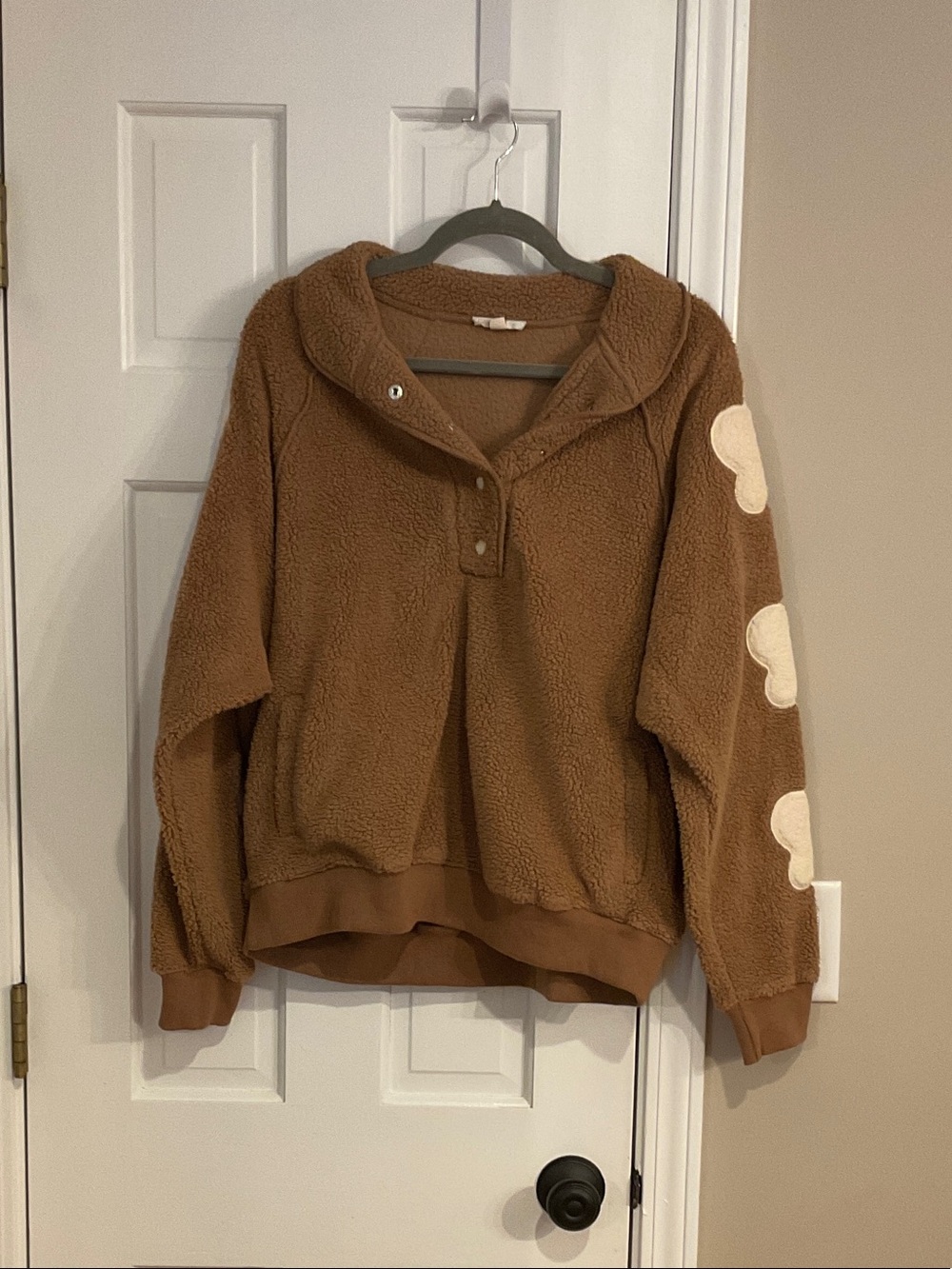 Cozy Brown Sherpa Pullover Sweater with Cream Heart Accents